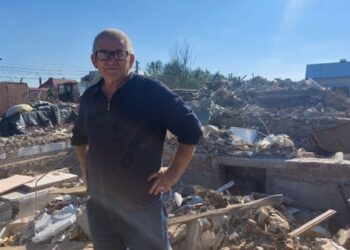 “Якщо я витримаю — я збудую”: як живе власник зруйнованого ракетою будинку у Сумах – Суми та область