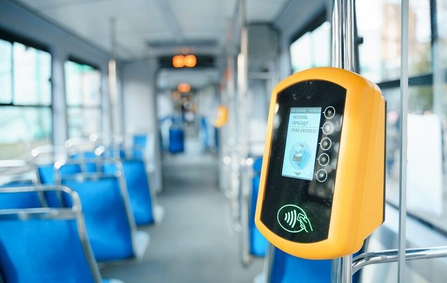 Комунальний транспорт Бучі переходить на електронні квитки