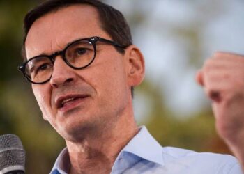 Моравецький застеріг Зеленського, аби “не ображати поляків”