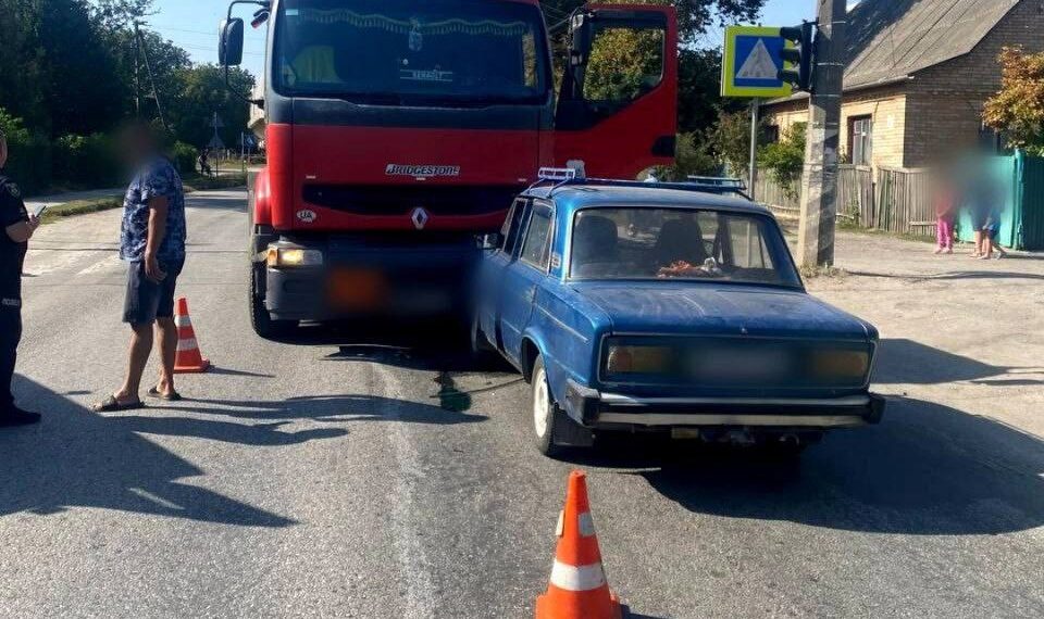 На Білоцерківщині вантажівка збила 9-річного хлопчика (ФОТО)