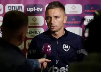 Наставник Металіста-1925 звинуватив арбітрів у втраті очок у грі з Рухом | Футбол