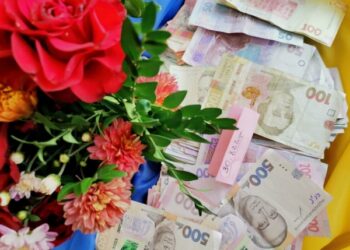 Одна з шкіл Кролевця провела благодійну акцію “Замість букетів – збір на ЗСУ” – Суми та область