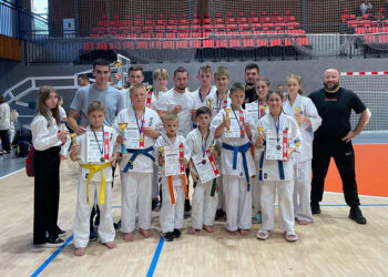 Полтавські каратисти здобули шістнадцять медалей на всеукраїнському турнірі в Бучі • Карате •