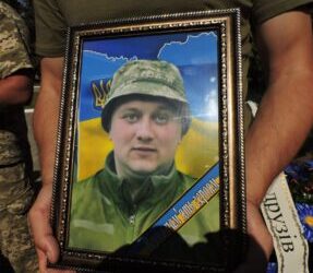 Роменська громада попрощалася із військовим Сергієм Тарасенком – Суми та область