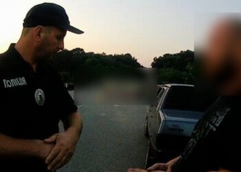 Шосткинські патрульні задокументували факт пропозиції неправомірної вигоди – Суми та область