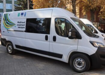 Сумський терцентр «Берегиня» отримав від ПРООН автомобіль «Мобільна соціальна служба» – Суми та область