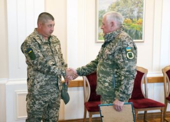 Сумського добровольця, який зі стрілецької зброї збив “Шахеда”, відзначили в ОВА – Суми та область