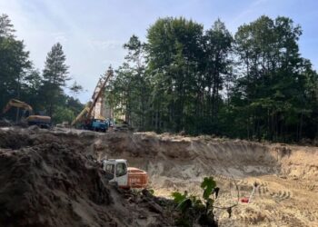 У Брюховичах біля недобудованої школи котлован зареєстрували як незавершене будівництво – Перший львівській портал