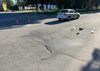 У Бурині поліцейський збив двох пішоходів – Суми та область