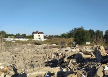 У Сумах внаслідок влучання ракети зруйновано один будинок, пошкоджено ще шість – Суми та область
