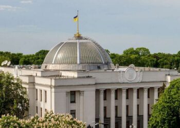 Верховна Рада ухвалила законопроєкт про передачу зарплат полонених їхнім сім’ям | Політика
