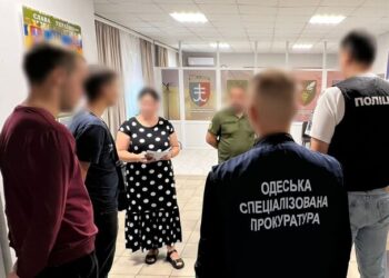 Военнослужащий Одесского РТЦК и СП переводил бойцов в небоевую часть за 10 тысяч долларов
