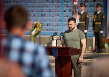 Зеленський у День пам’яті захисників України згадав полеглих у війні (Фото, Відео)