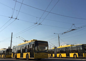 У Києві на вихідних  роботи на перетині вулиці Довженка та Дегтярівської змінять рух тролейбусів | Київщіна