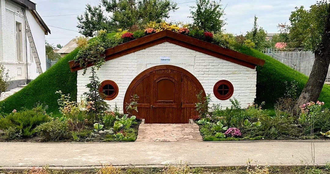 На Київщині збудували бомбосховище у вигляді казкового будиночка, фото – Київщіна