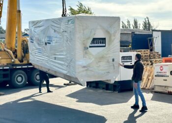 Американський благодійник передав Бучанській громаді потужний генератор (ФОТО)