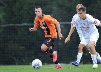 Батько футболіста Шахтаря Олександра Роспутька, який втік до Росії, пояснив вчинок свого сина | Футбол