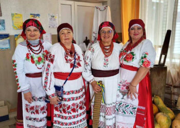 До дня сільської жінки: мешканці села Озера зібрали кошти на підтримку армії на благодійному ярмарку, фото – Київщіна