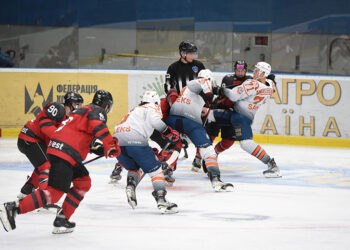 ХК «Кременчук» переміг київський «Тризуб» у стартовому матчі Чемпіонату України (відео) • Хокей •