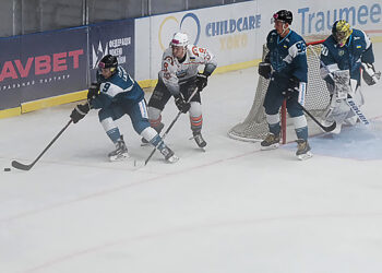 ХК «Кременчук» програв херсонському «Дніпру» (відео) • Хокей •