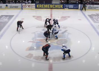 ХК «Кременчук» програв київському «Соколу» (відео) • Хокей •