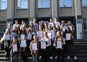 Юні конотопчани отримали стипендії міського голови – Суми та область