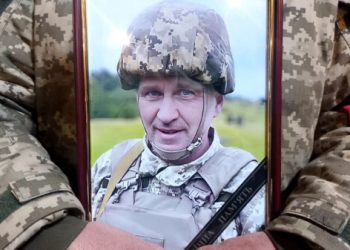 “Ми будемо згадувати його, поки будемо живі”. У Сумах поховали старшого сержанта Ігоря Дудка – Суми та область