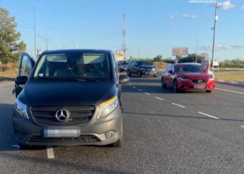 На Київщині водійка мікроавтобуса спричинила ДТП на кільці (ФОТО)