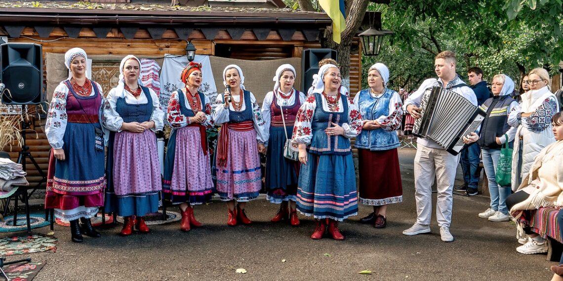 На Київщині започаткували Всеукраїнський день традиційного українського одягу (ФОТО)