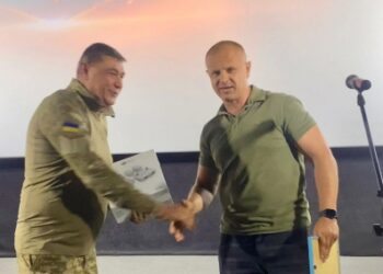 Олександр Слюсар передав квадрокоптер «Mavic Air» добровольчому формуванню Кролевецької громади «Тризуб» – Суми та область