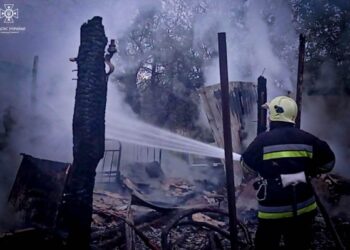 Під Сумами сталося масштабне загоряння в житловому секторі – Суми та область