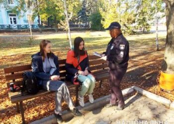 У Миколаєві поліцейські продовжують навчати громадян як уберегтися від зловмисників » Новини Миколаїва