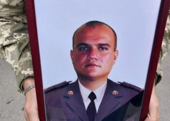 “Війна може наздогнати без поранення”. У Сумах попрощалися з військовим Анатолієм Усатих – Суми та область