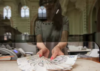 Зарплати стануть прозорими і справедливими – які зміни готують для українців | Економіка