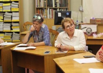 “50 років у Львові я говорила російською, тепер вчу українську”: репортаж з курсів української мови – Перший львівській портал