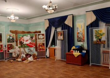 В Обухівському музеї відкрилась персональна виставка місцевої художниці, фото – Київщіна