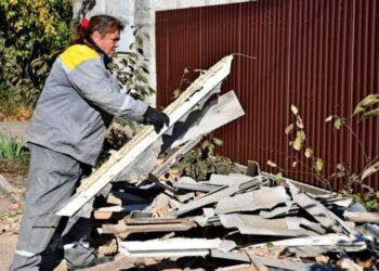 Чистота на вулицях Нікополя попри обстріли вражає