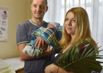 Деяким українцям спростили правила виїзду за кордон: кого стосується | Економіка