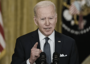 Допомагаючи Україні, ми утримуємо американські війська від участі у війні – Байден