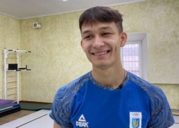 “Я виходжу і роблю свою роботу”. Сумчанин Станіслав Галайда розповів про свій спортивний шлях в аеробіці – Суми та область