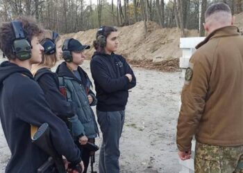 Ліцеїсти Гостомеля пройшли вишкіл під керівництвом нацгвардійців (ФОТО)