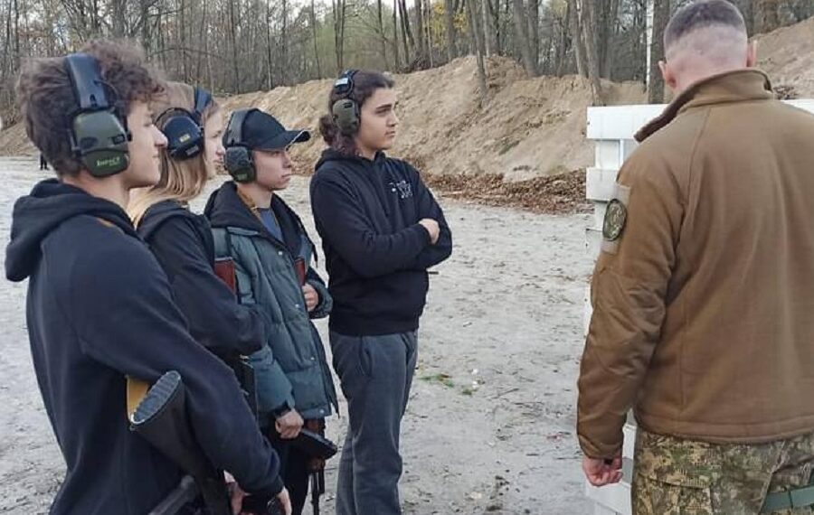 Ліцеїсти Гостомеля пройшли вишкіл під керівництвом нацгвардійців (ФОТО)