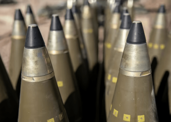 Міністр оборони ФРН Пісторіус підтвердив, що Євросоюз не встигне поставити Україні обіцяний мільйон снарядів