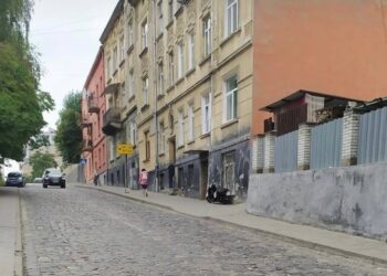 На одній із вулиць Львова обмежили зупинку автомобілів – Перший львівській портал