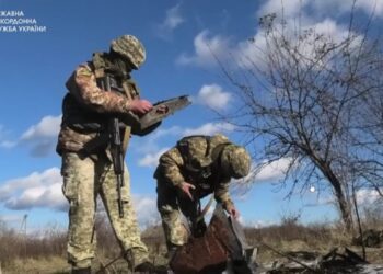 На Сумщині прикордонники зі стрілецької зброї знищили три російські “мопеди” – Суми та область