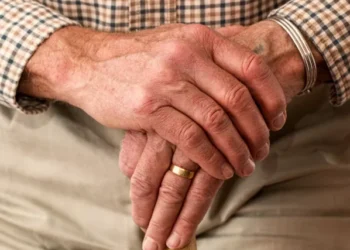 Надбавки до пенсії: хто отримає додаткові гроші з 1 листопада | Економіка