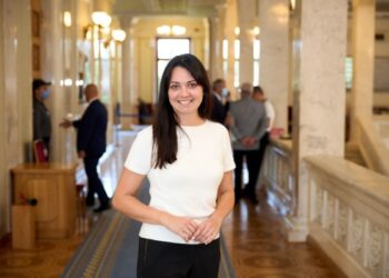Нардеп Тетяна Скрипка: Уряд підтримав постанову щодо можливості надання згоди на виїзд дитини через застосунок «Дія» – Суми та область