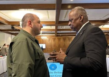 Остін та Умєров обговорили рекордну атаку дронами на Київ