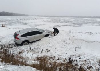 Під Сумами водійка на “Хонді” злетіла в кювет – Суми та область