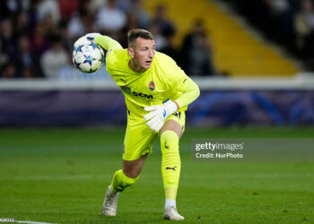 Полтавець Дмитро Різник відстояв на «нуль» у матчі з «Барселоною» й отримав другу кращу оцінку за матч • Футбол •